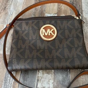 Michael Kors crossover bag